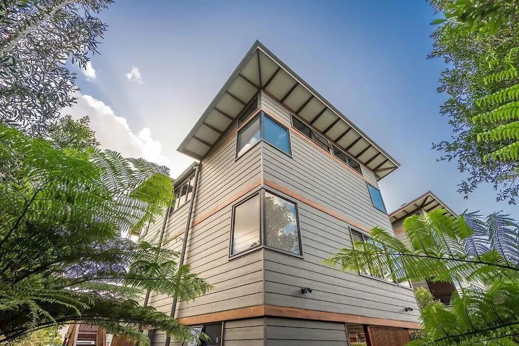 Prázdninový dům Canopy II - Beach House In The Heart Of Byron Bay